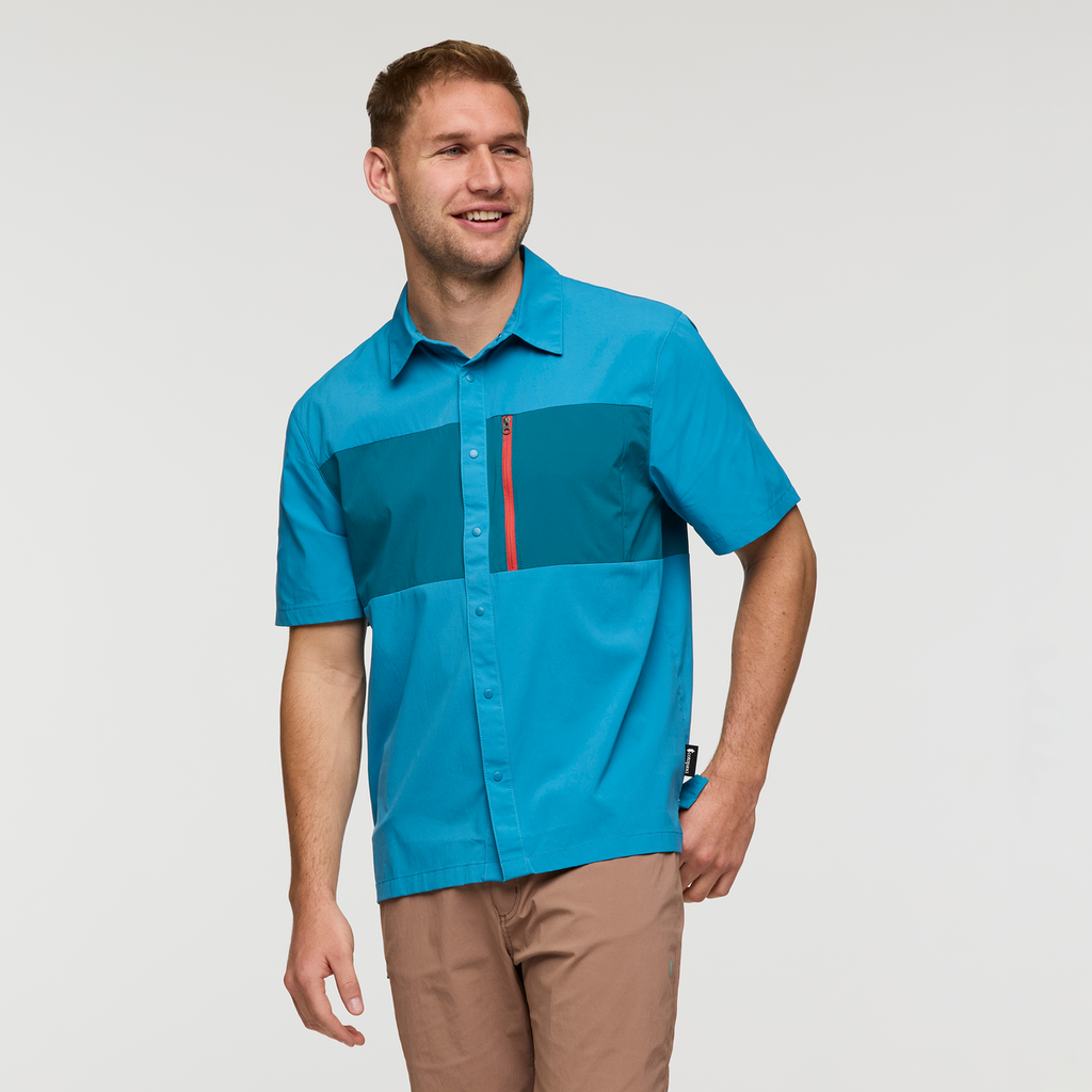 Sumaco Short-Sleeve Shirt, Lake/Waterfall, Model Maxwell