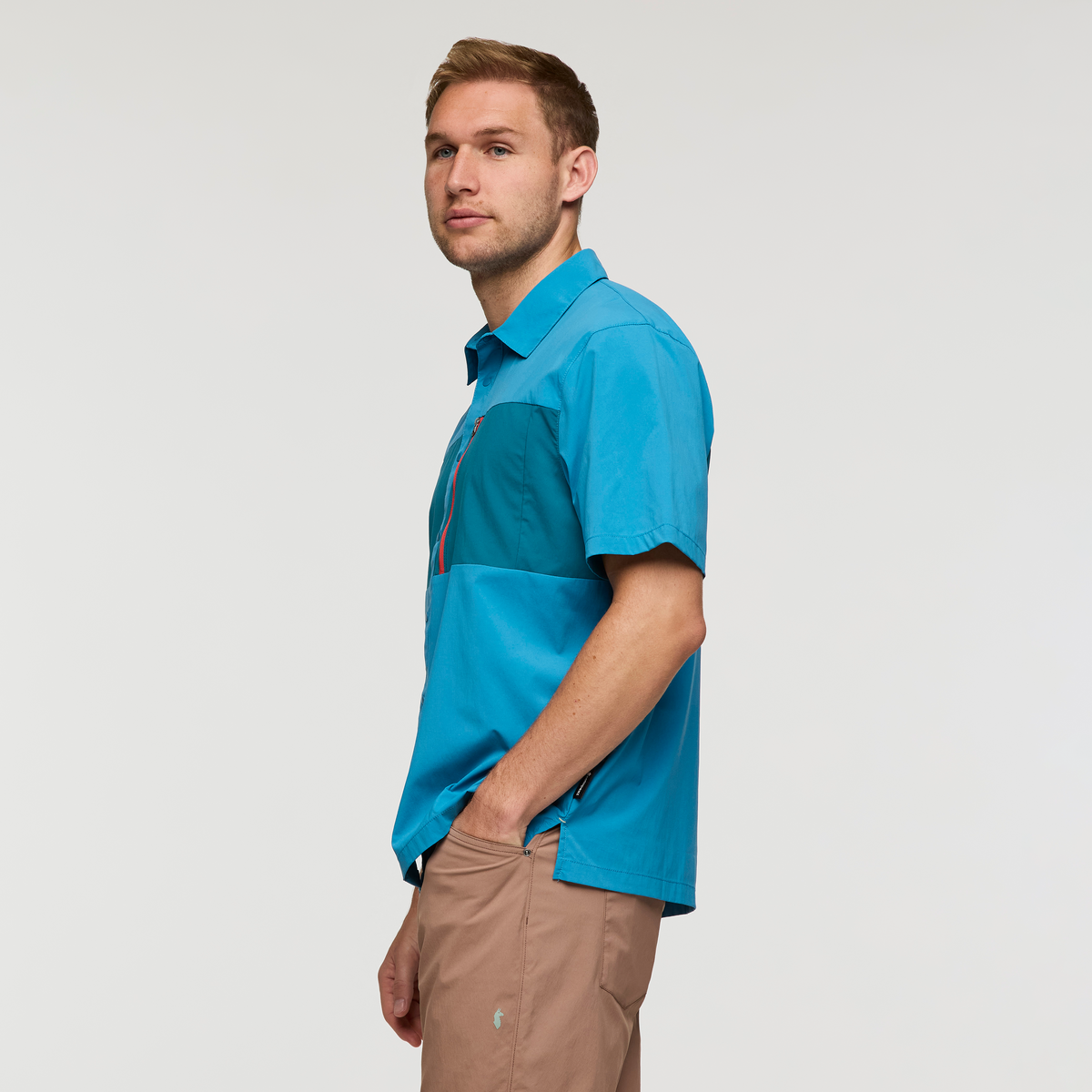 Sumaco Short-Sleeve Shirt, Lake/Waterfall, Model Maxwell