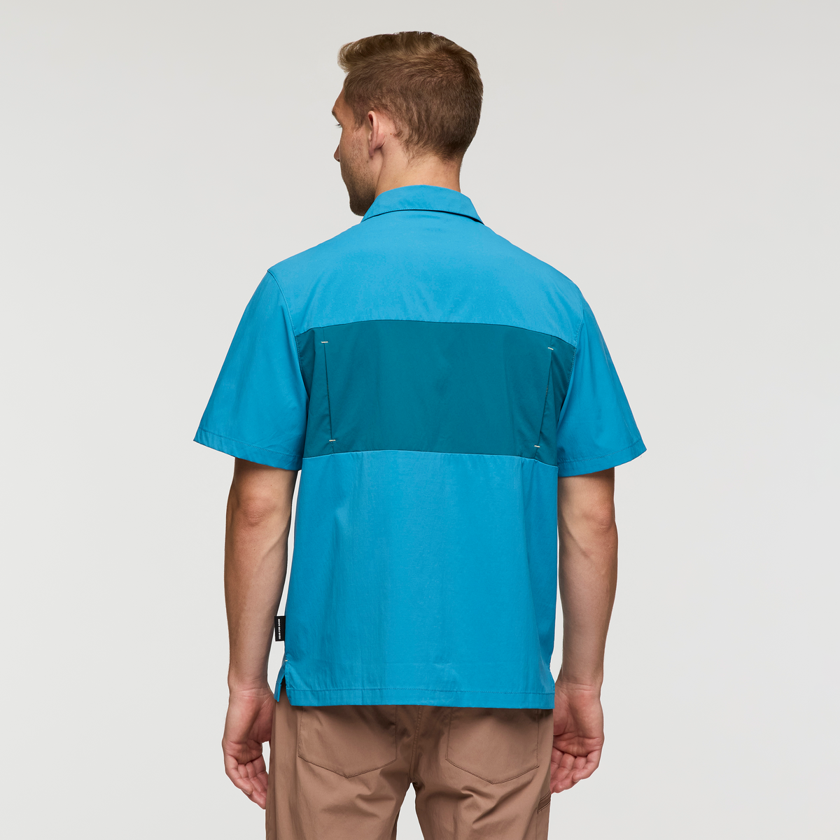 Sumaco Short-Sleeve Shirt, Lake/Waterfall, Model Maxwell