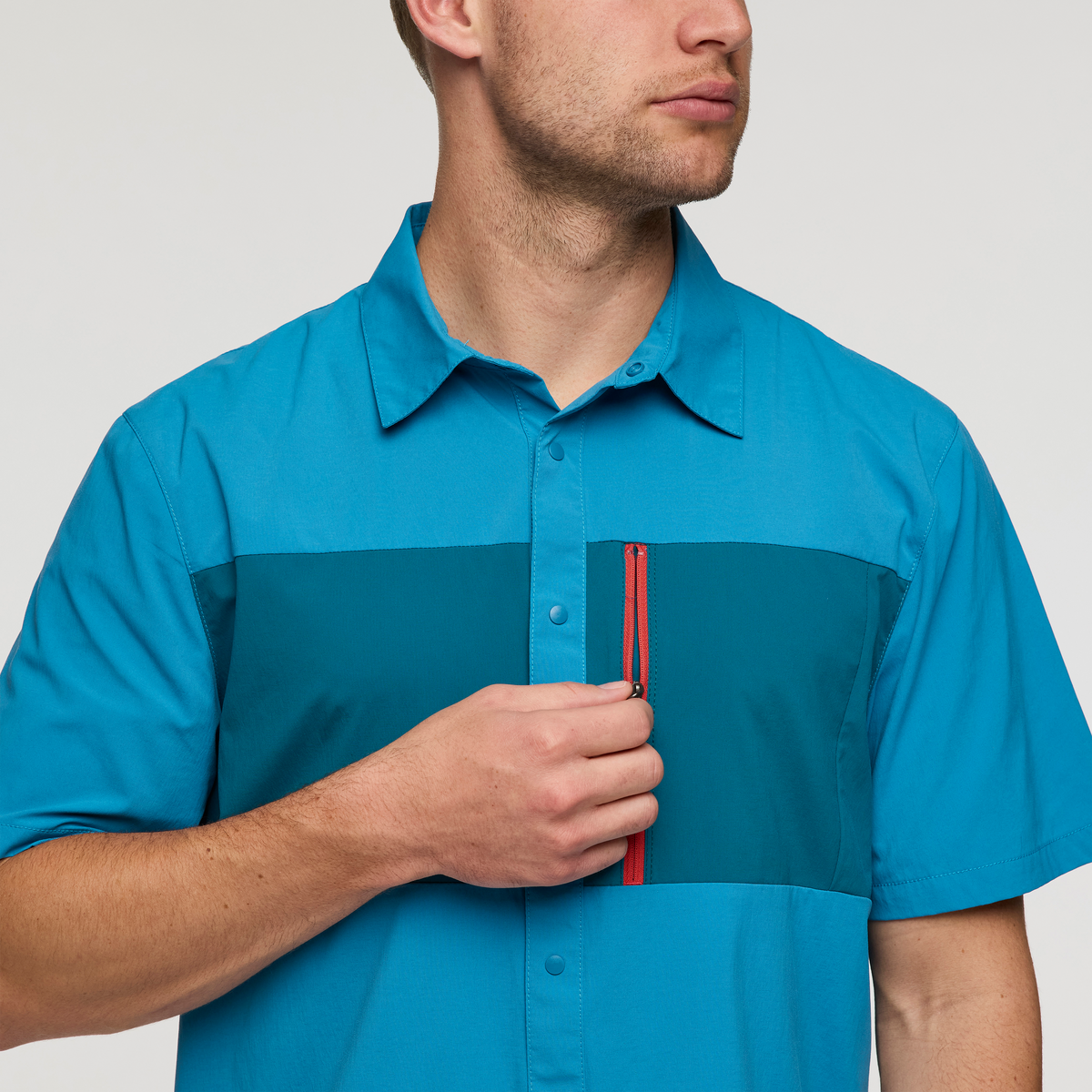 Sumaco Short-Sleeve Shirt, Lake/Waterfall, Model Maxwell