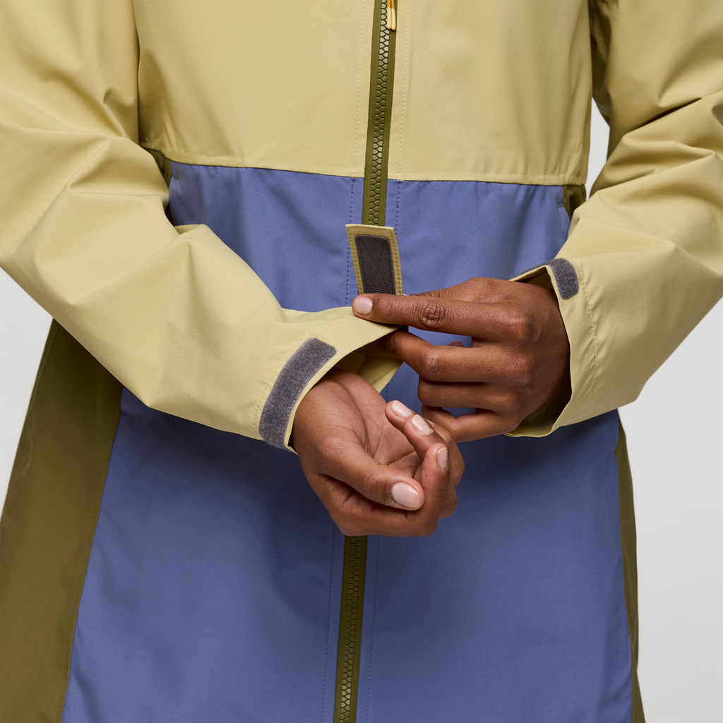 Cielo Rain Trench - Women's, Grain/Blue Smoke, Model Jade
