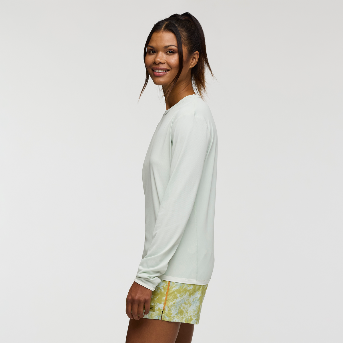 Sombra Long-Sleeve Sun Shirt, Foam, Model Nadine