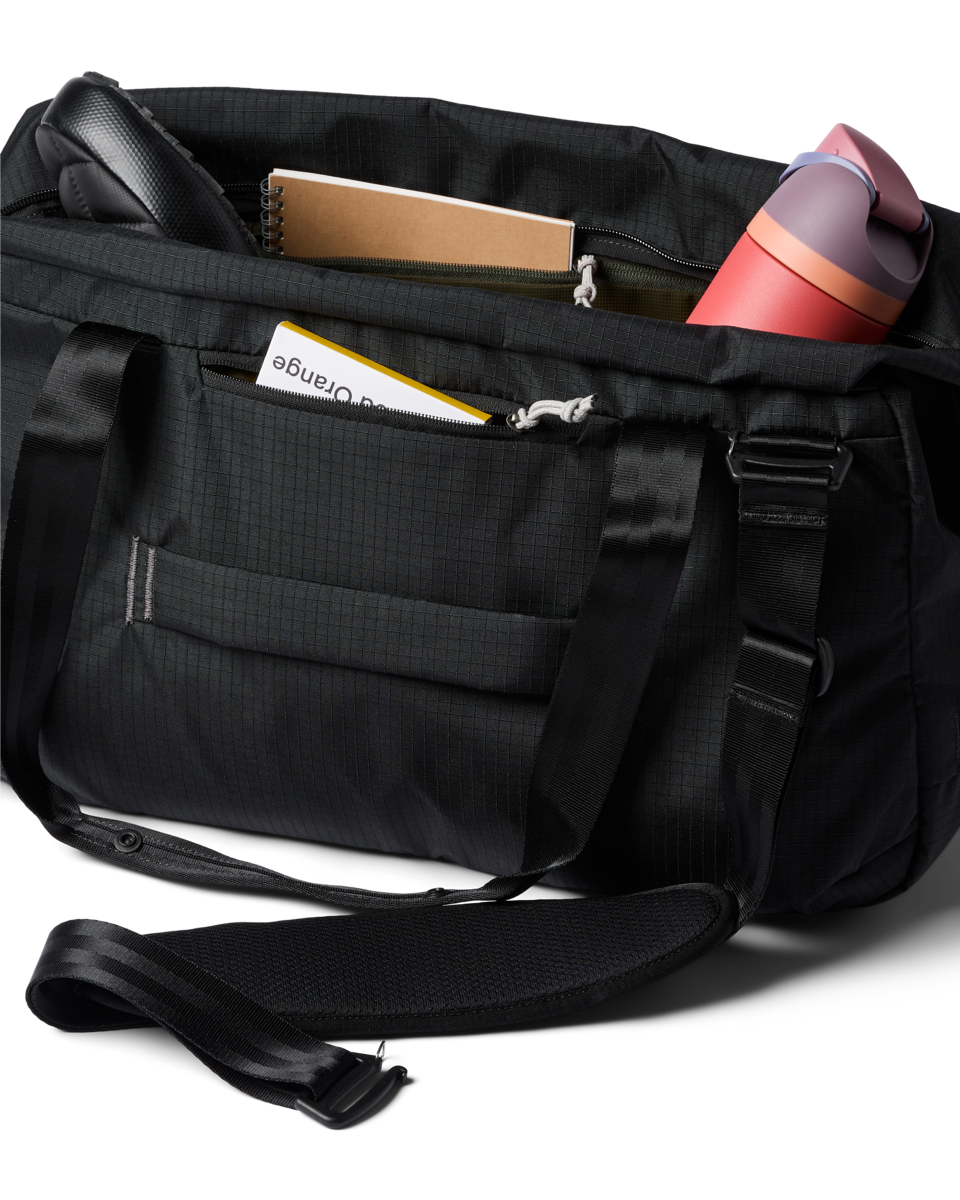 Viaje 35L Travel Duffel, Cotopaxi Black
