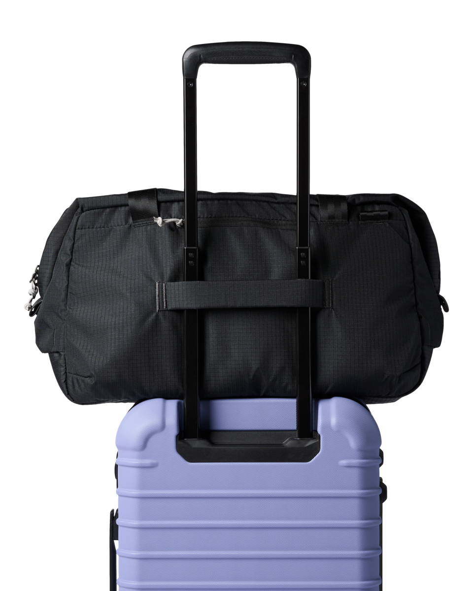 Viaje 45L Travel Duffel, Cotopaxi Black