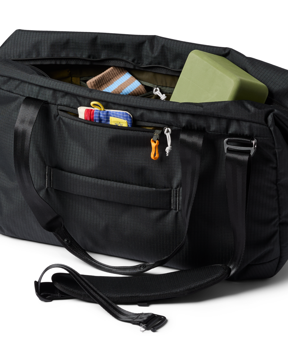 Viaje 45L Travel Duffel, Cotopaxi Black