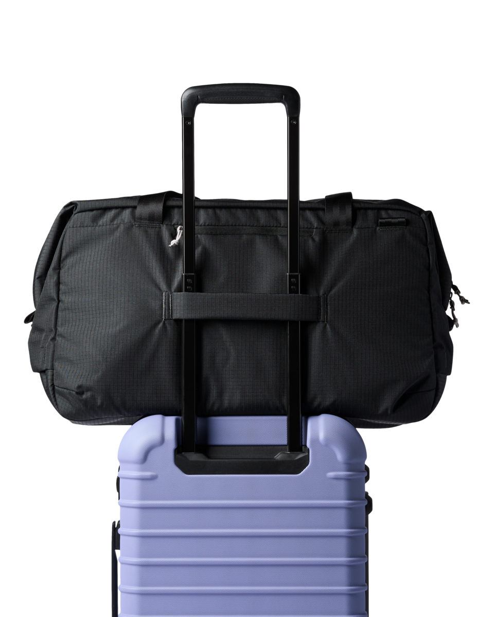 Viaje 45L Travel Duffel, Cotopaxi Black