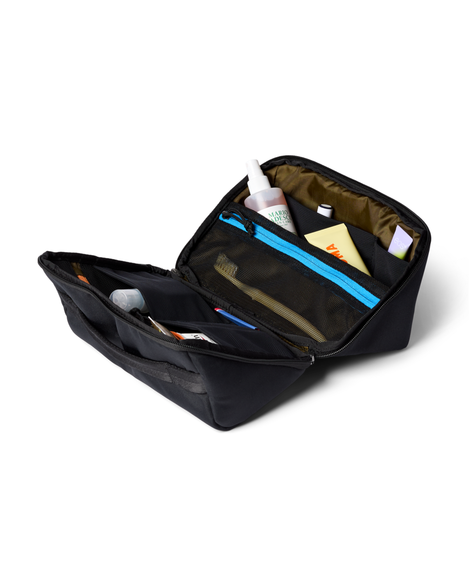 Viaje Toiletry Kit - Cada Día, Cotopaxi Black