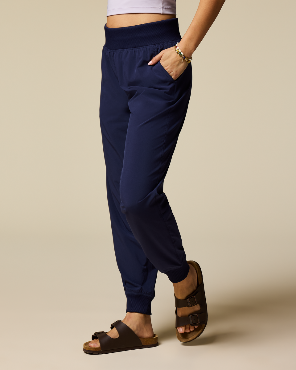 Cambio Jogger - Women's, Maritime, Model Tiff