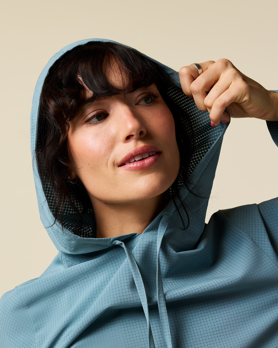 Pulso Tech Hoodie - Women's, Everglade, Model Lola