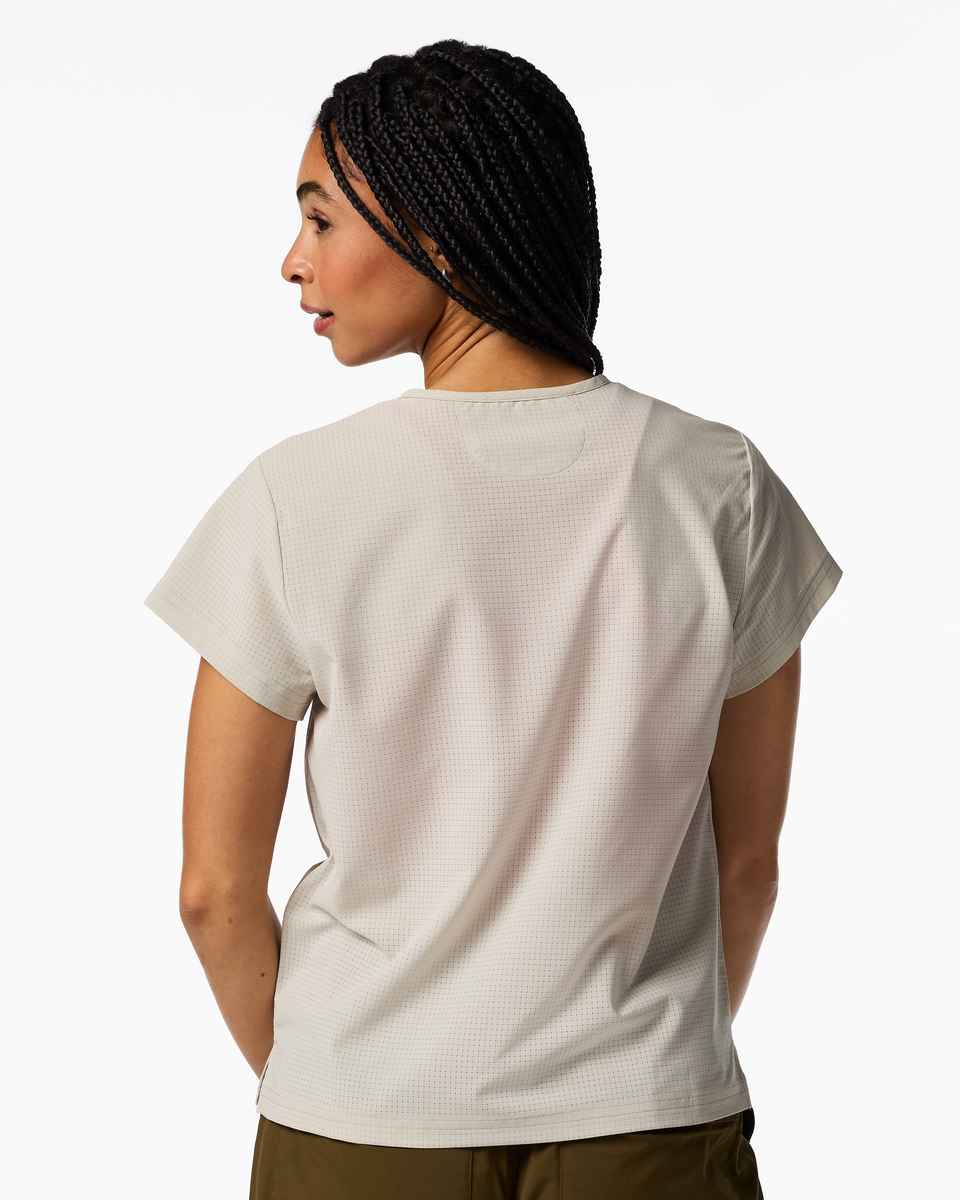 Pulso Tech T-Shirt - Women's, Mineral, Model Kalu