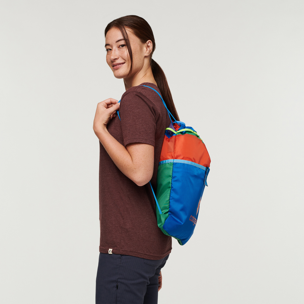 Tago Drawstring Backpack - Del Día, Del Día Lifestyle, model