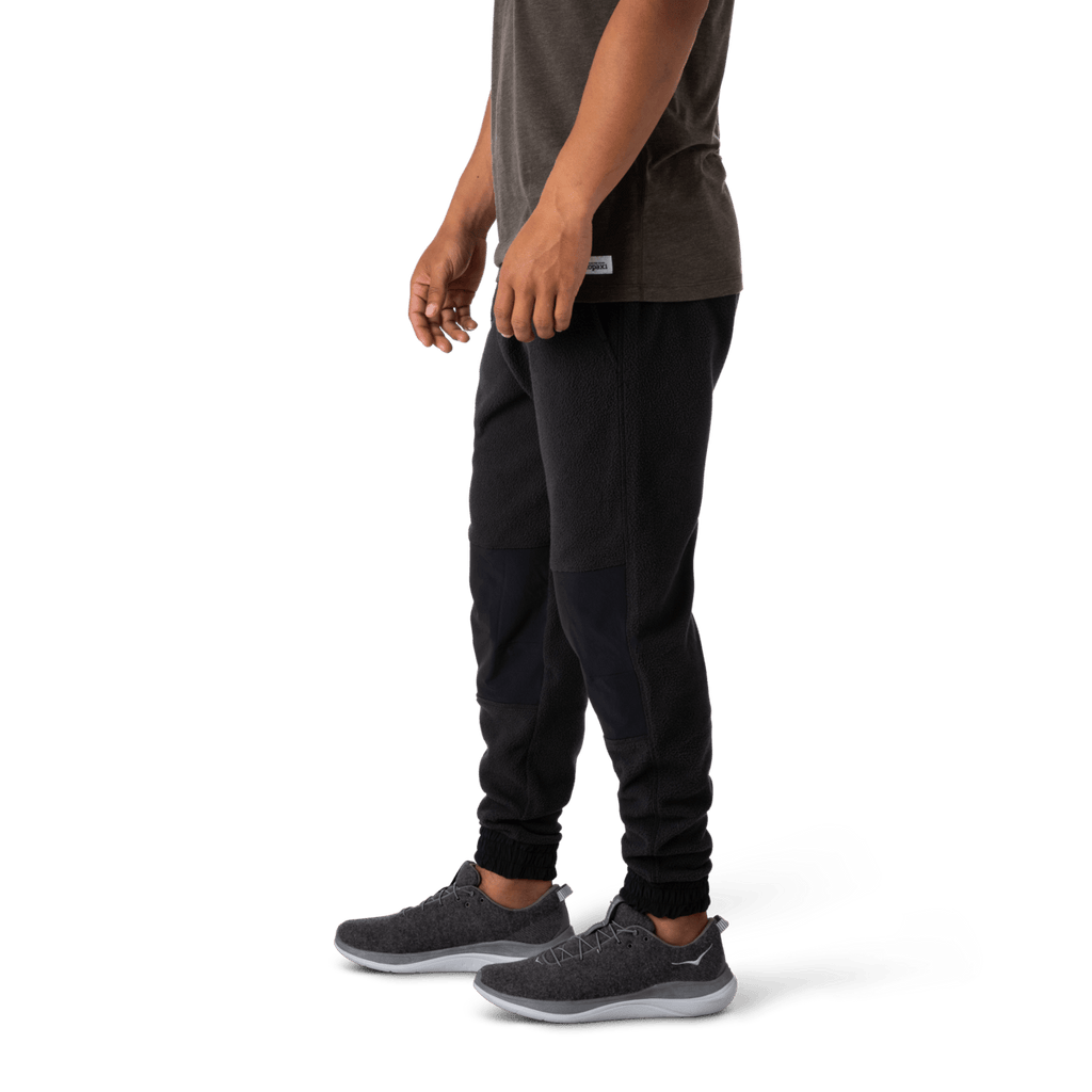 Abrazo Fleece Jogger - Men's, black, Model Mario