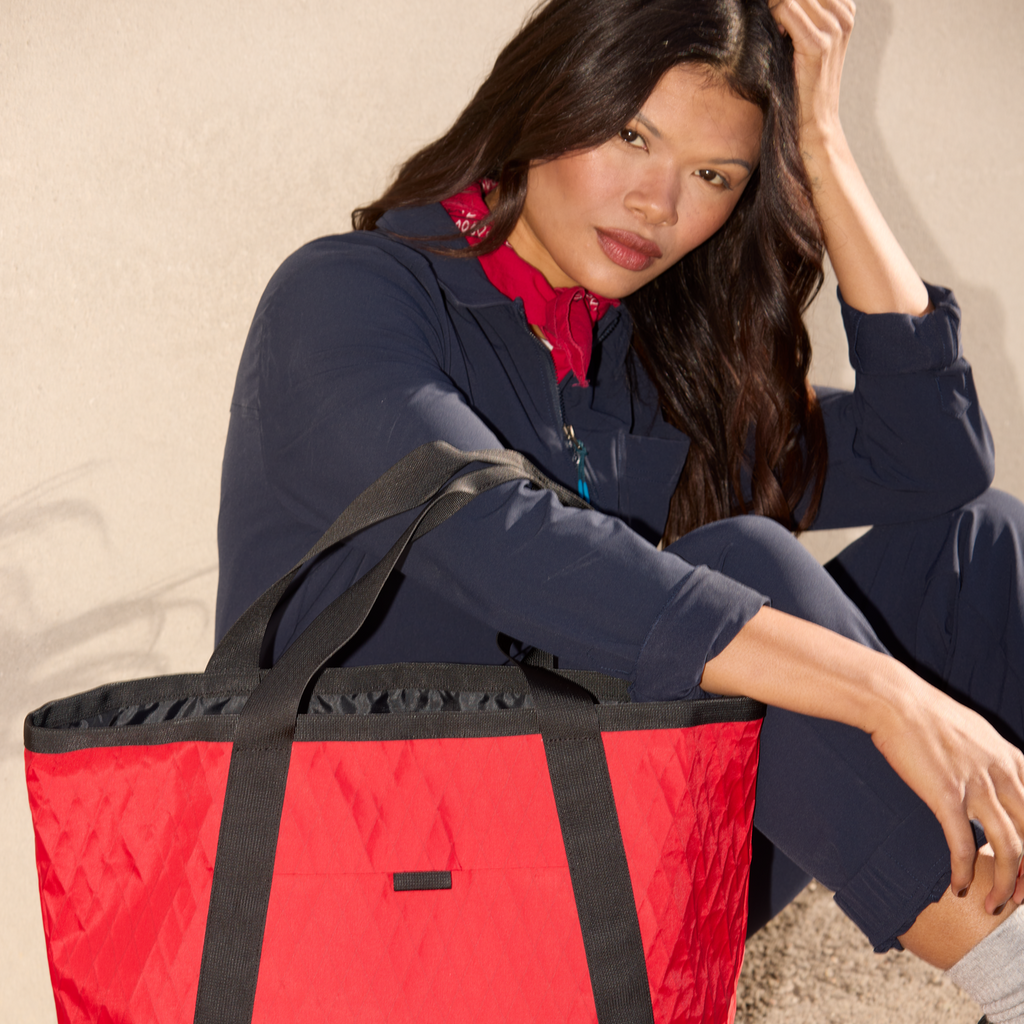 Contiguo 22L Tote, Red