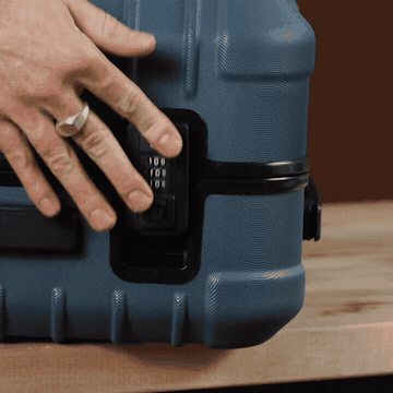 Coraza Suitcase - Medium Checked, Blue Spruce