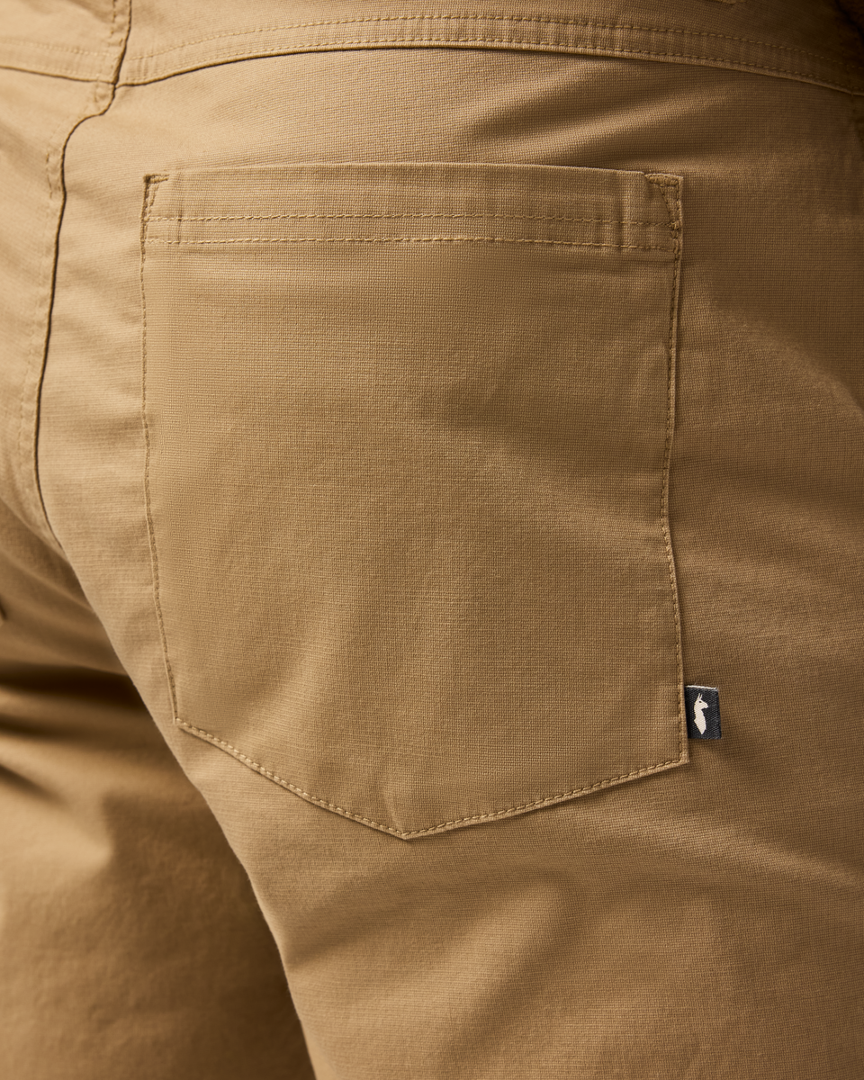 Ambato Short - Men's, Khaki, Model Kellan