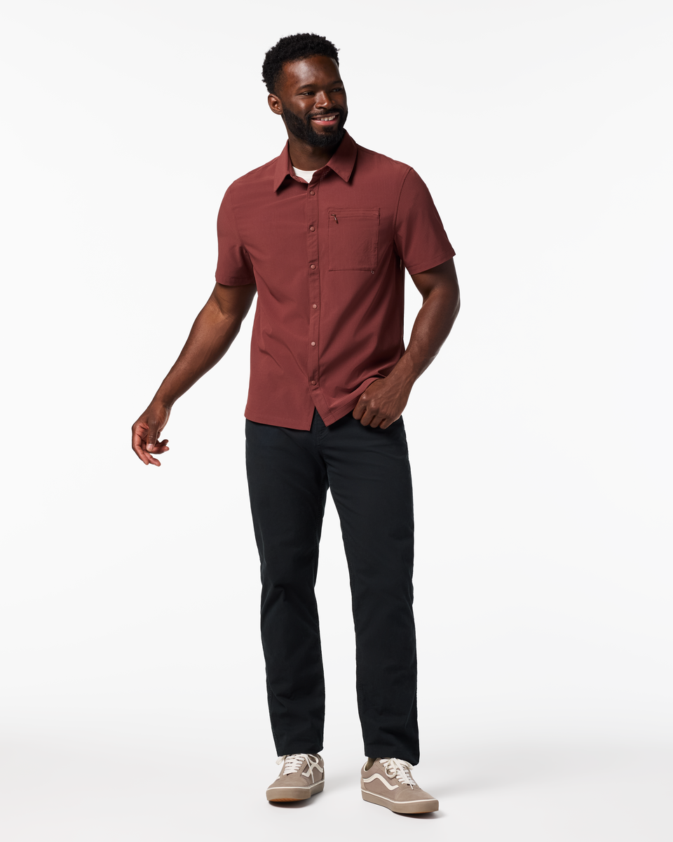 Pulso Tech Shirt - Men's, Sepia, Model Kirk