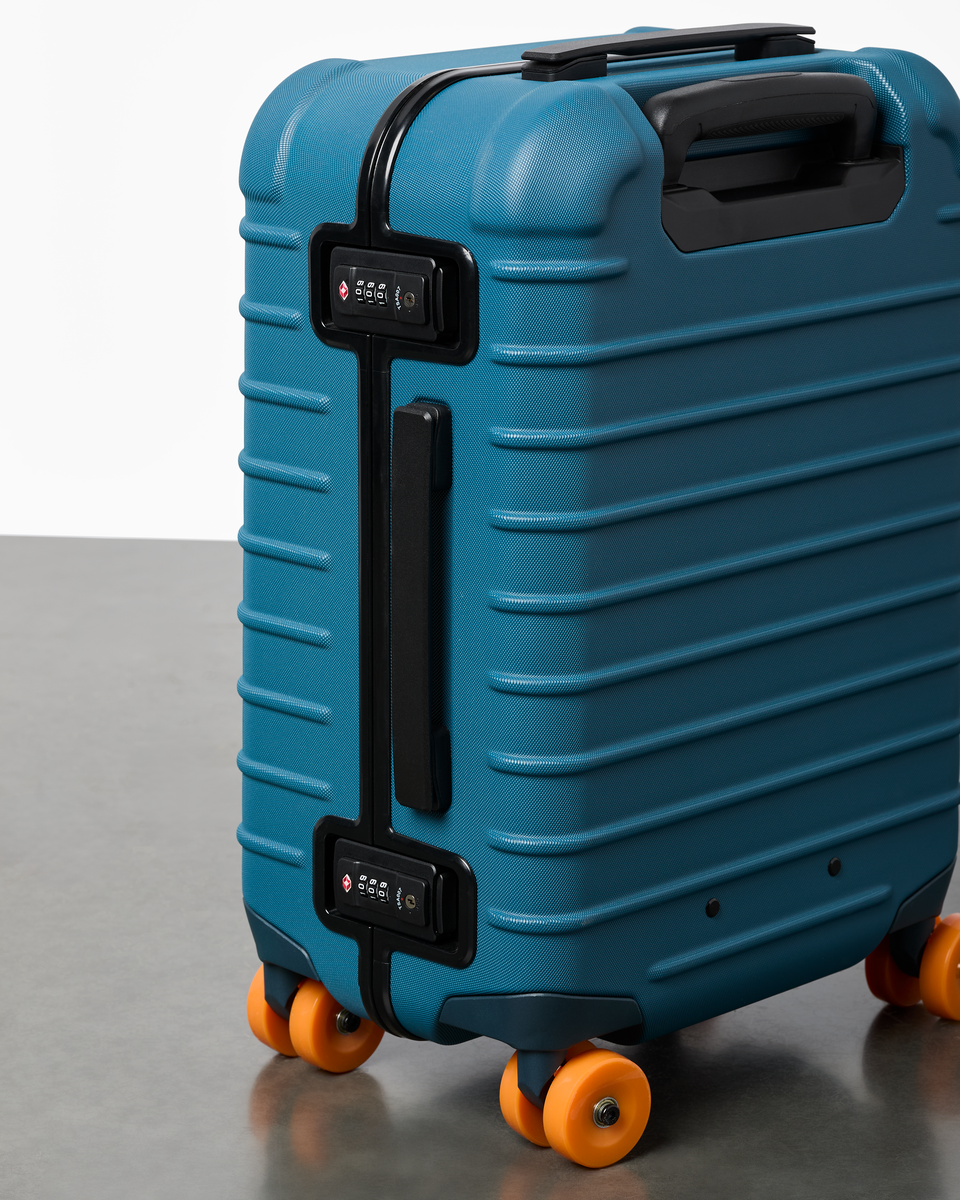 Coraza Suitcase - Carry On, Blue Spruce
