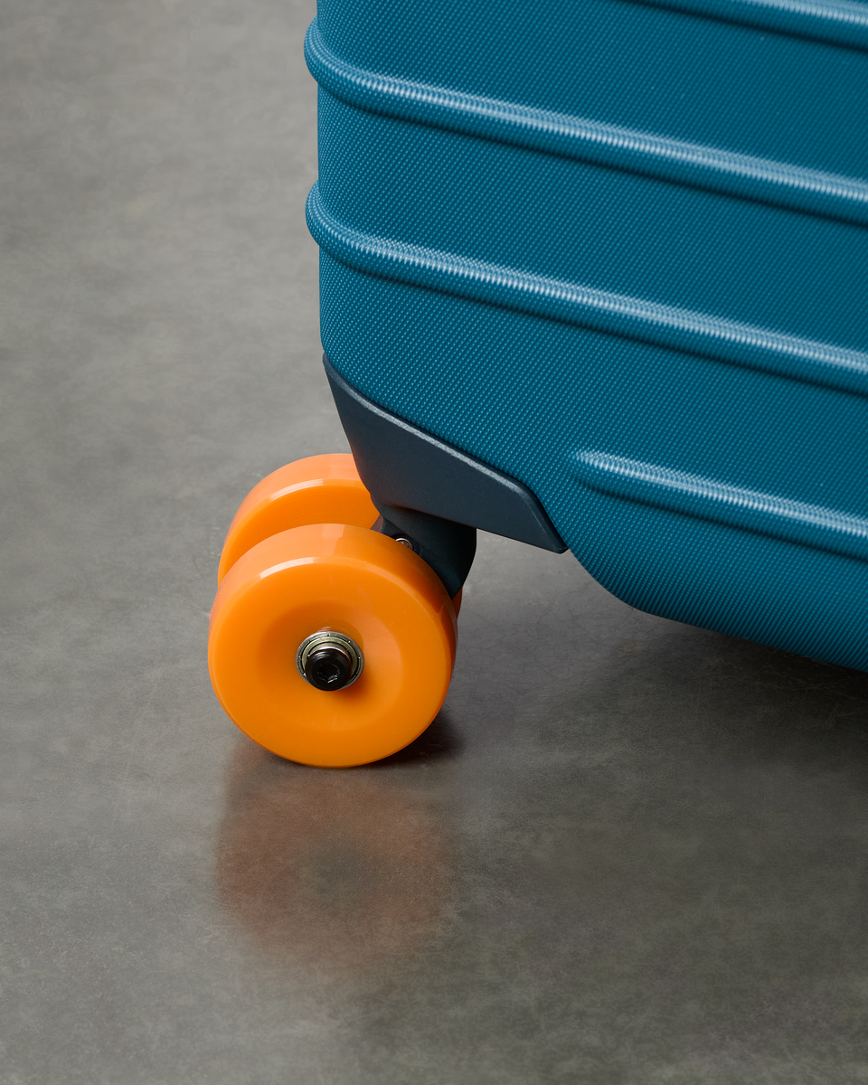 Coraza Suitcase - Carry On, Blue Spruce