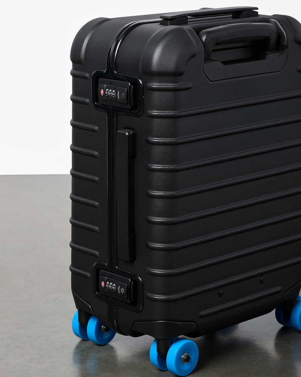 Coraza Suitcase - Carry On, Cotopaxi Black