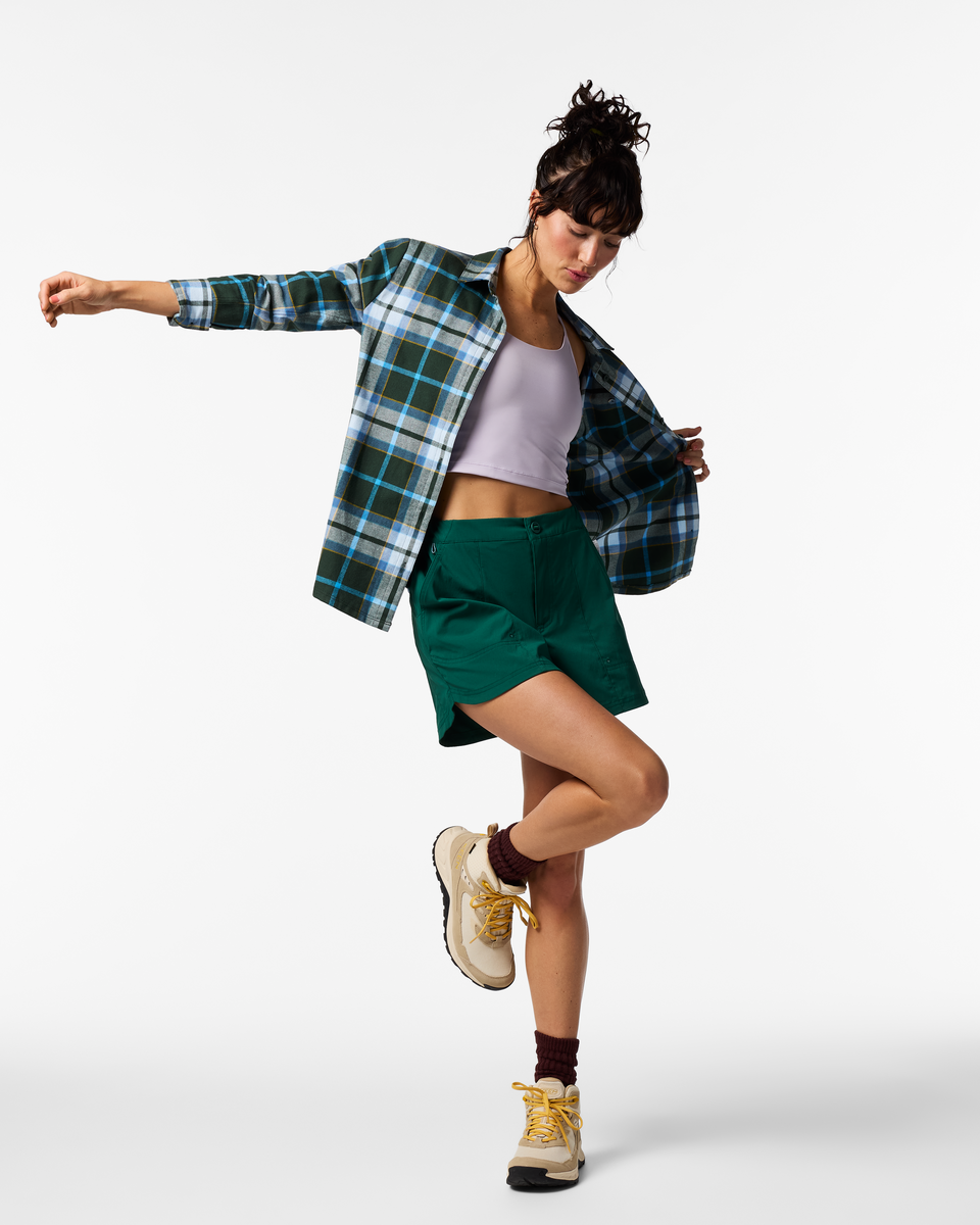 Coraje 4 Inch Tech Short - Women's, Kale, Model Ellen